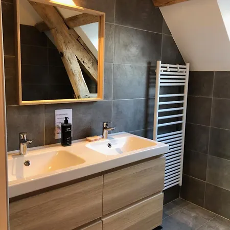 Chateau De 度假居 *